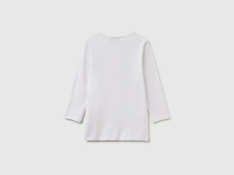 Schmal geschnittenes T-Shirt mit U-Boot-Ausschnitt