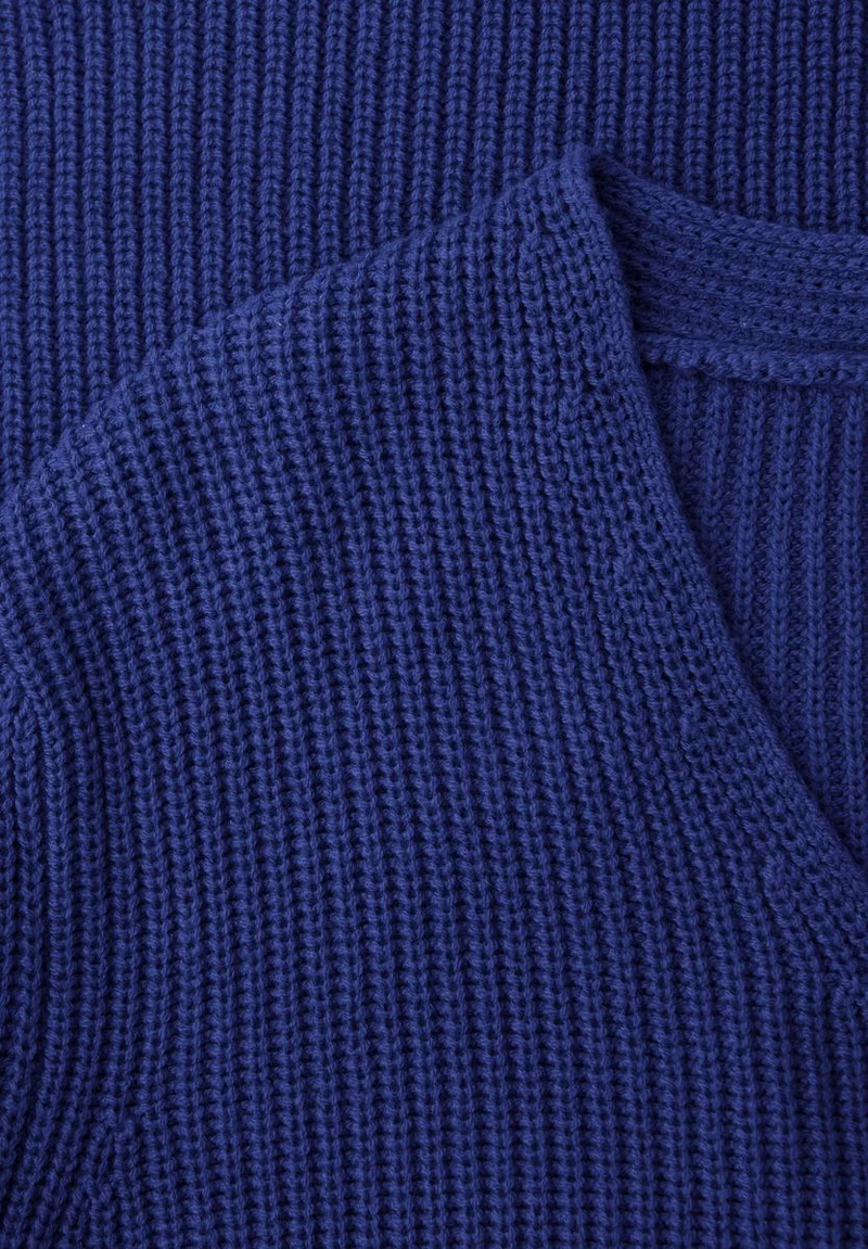 LTD QR_V-neck sweater