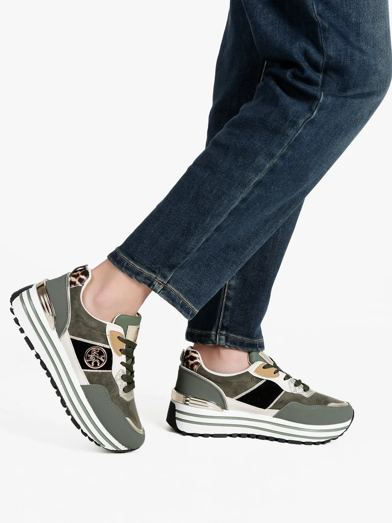 Sneakers donna stringate in tessuto scamosciato con platform - oliva