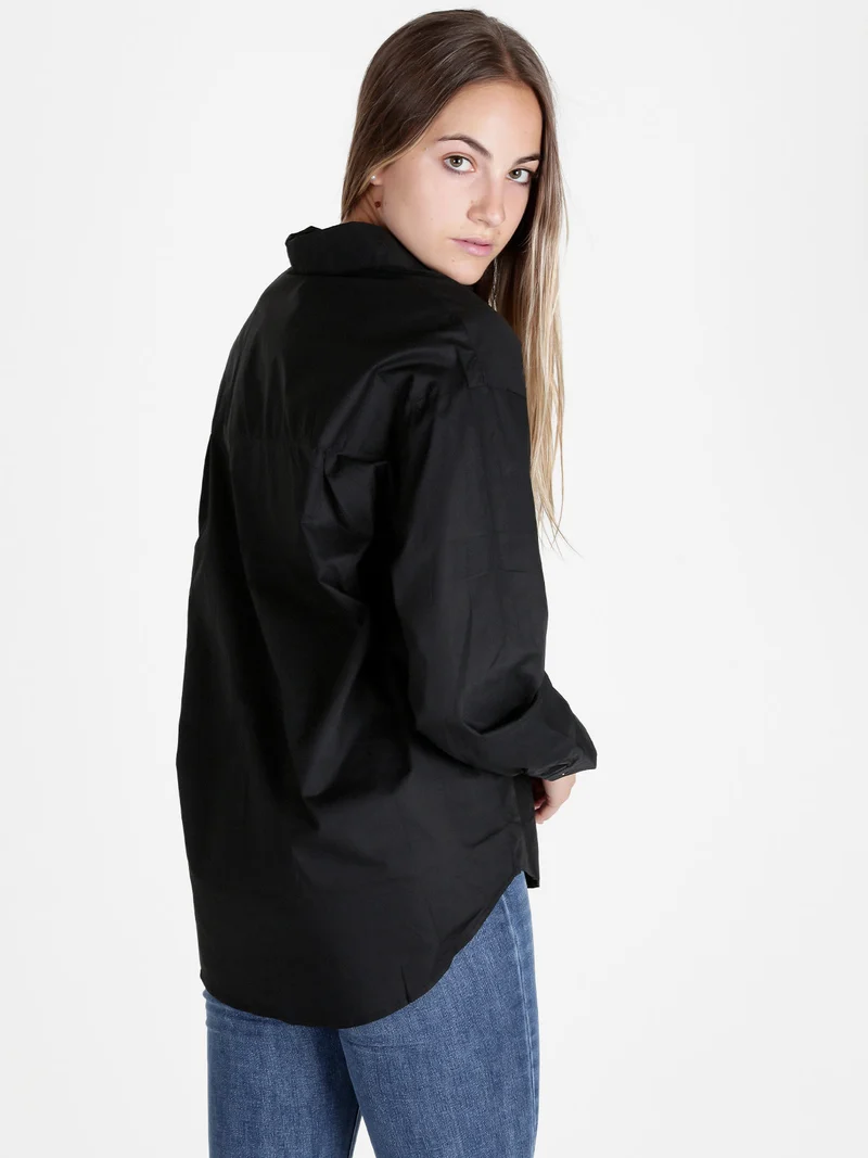 Camicia donna oversize con taschino ricamato - nero