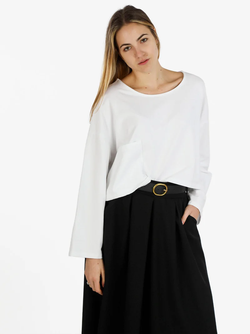 T-shirt cropped da donna con tasca - bianco