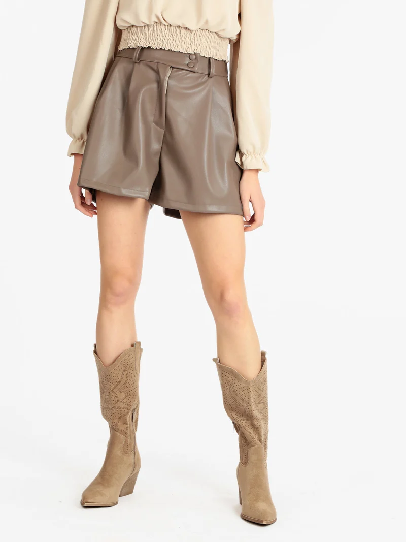 Shorts da donna in ecopelle - taupe
