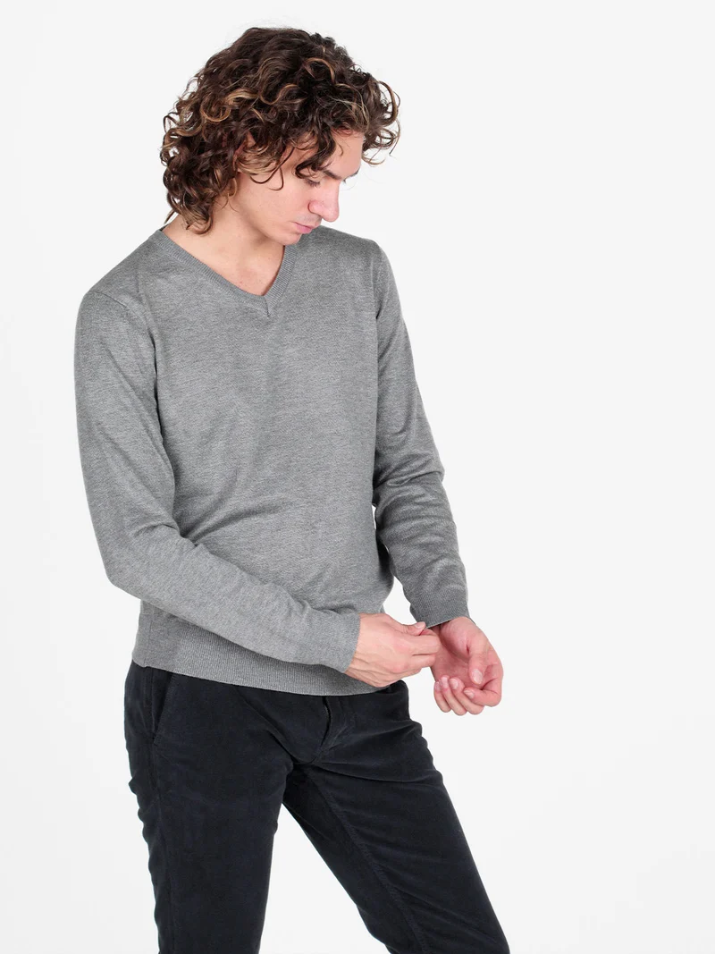 Pullover da uomo in maglia con scollo a V - grigio