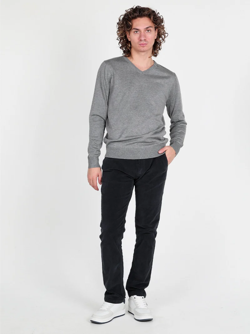Pullover da uomo in maglia con scollo a V - grigio