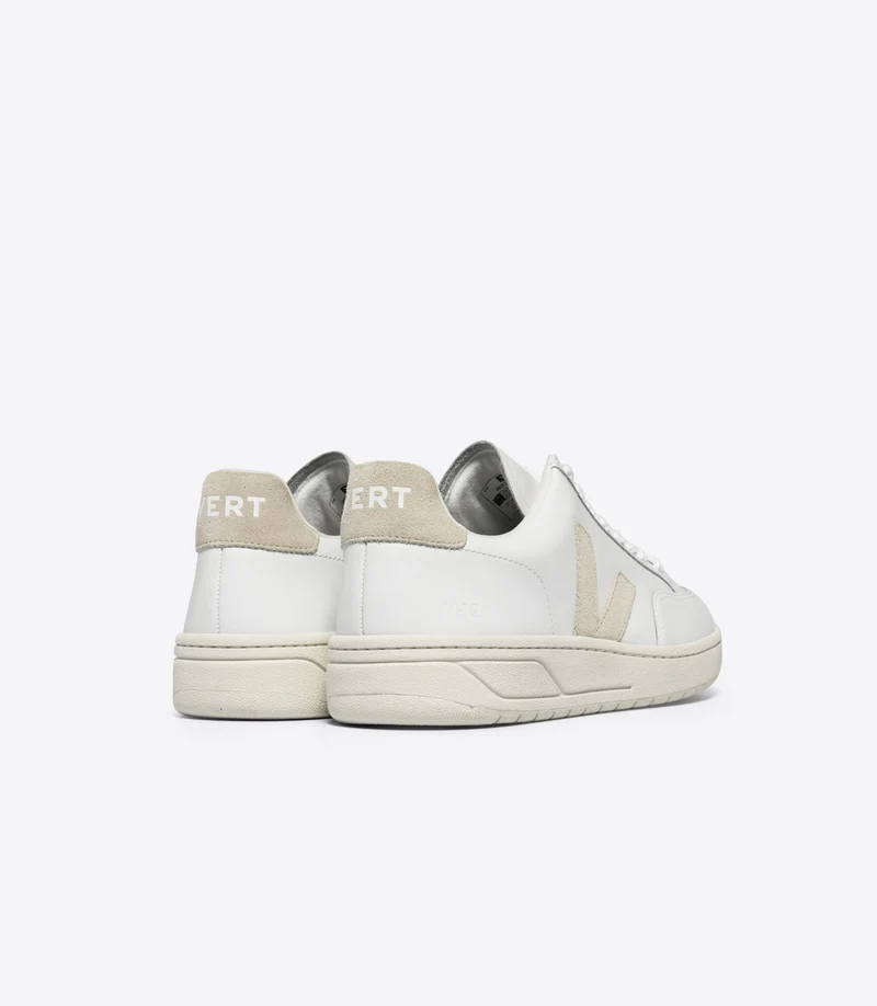 VEJA V12 Sneaker aus Leder in Extra Weiß