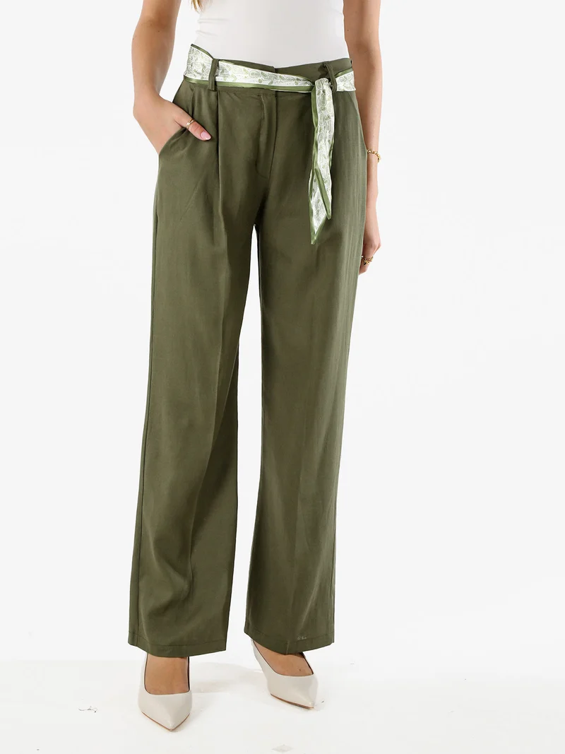 Pantaloni donna in misto lino a gamba dritta con cintura a foulard - militare