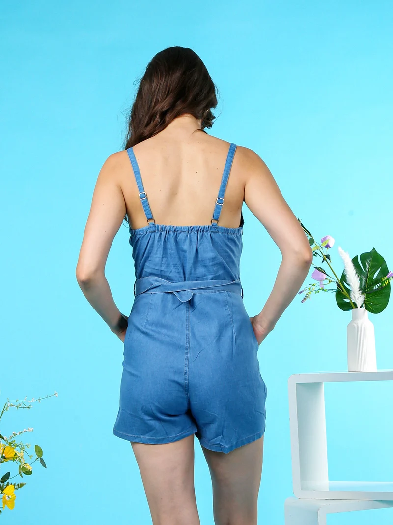 Tuta jumpsuite da donna in jeans con cintura - blu