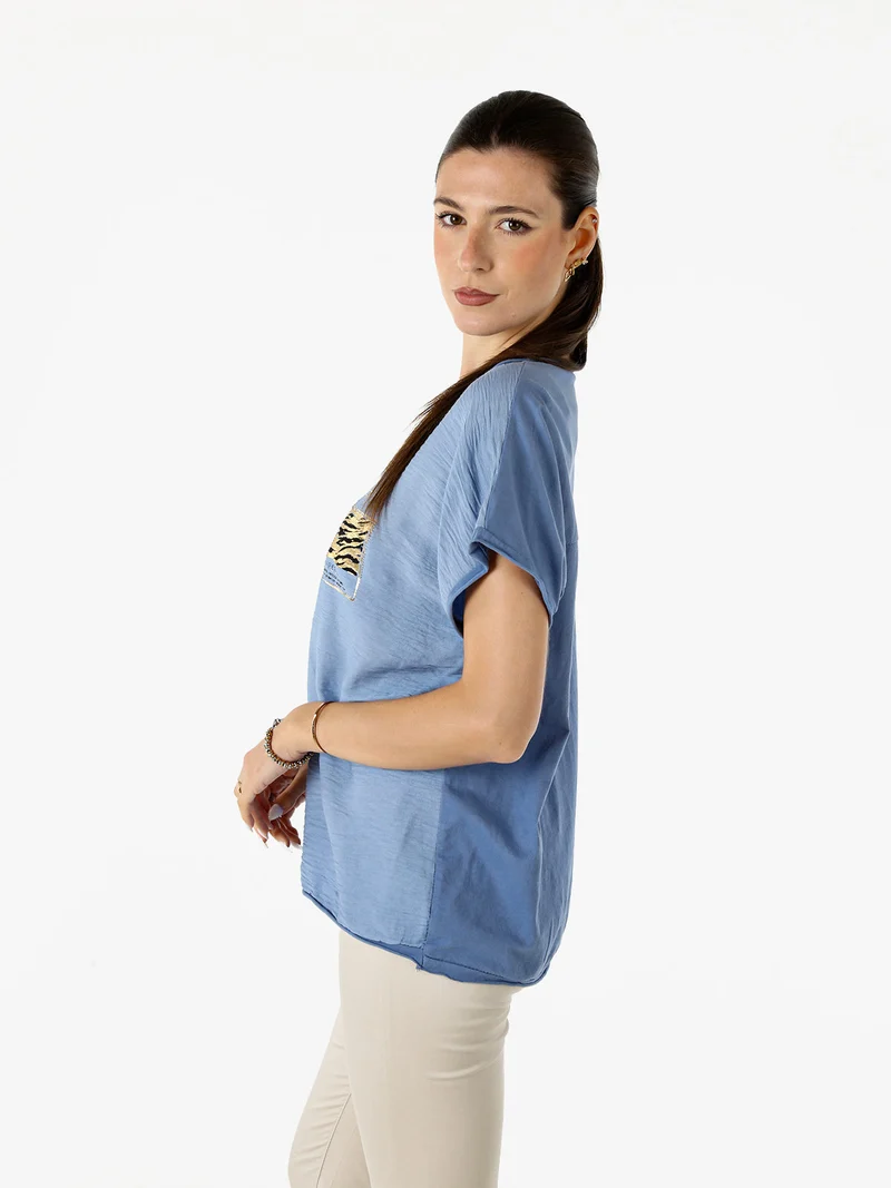 T-shirt donna in misto cotone con maniche a pipistrello e micro borchie - blu