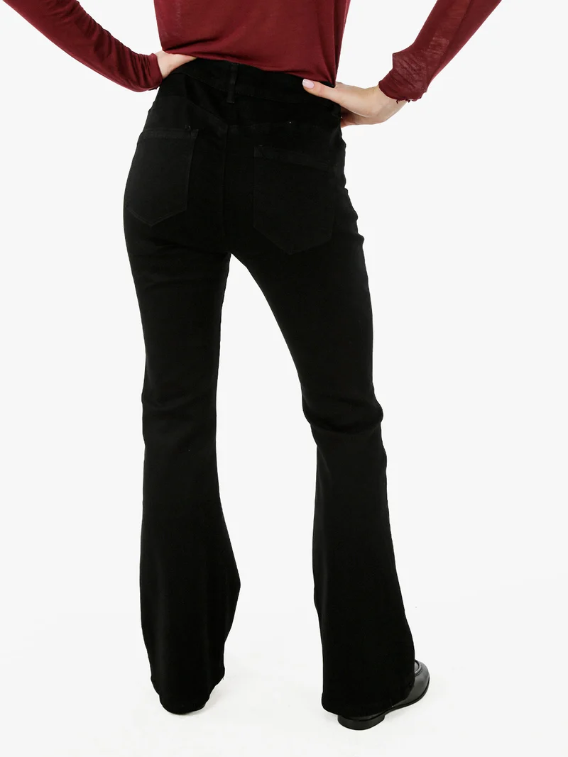 Pantaloni jeans donna push-up a zampa - nero