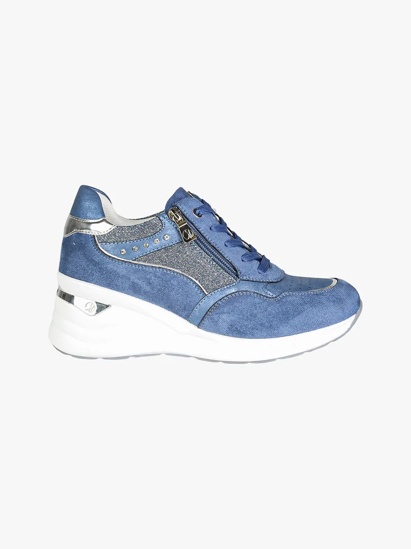 Sneakers donna scamosciate con zeppa - jeans