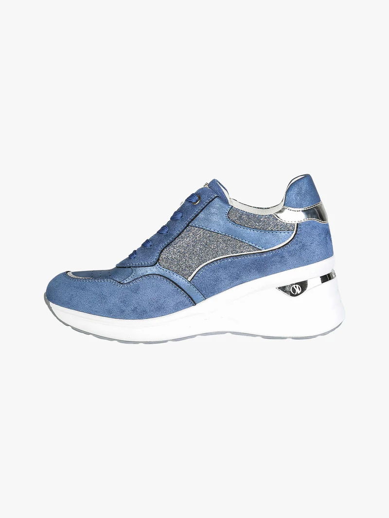 Sneakers donna scamosciate con zeppa - jeans