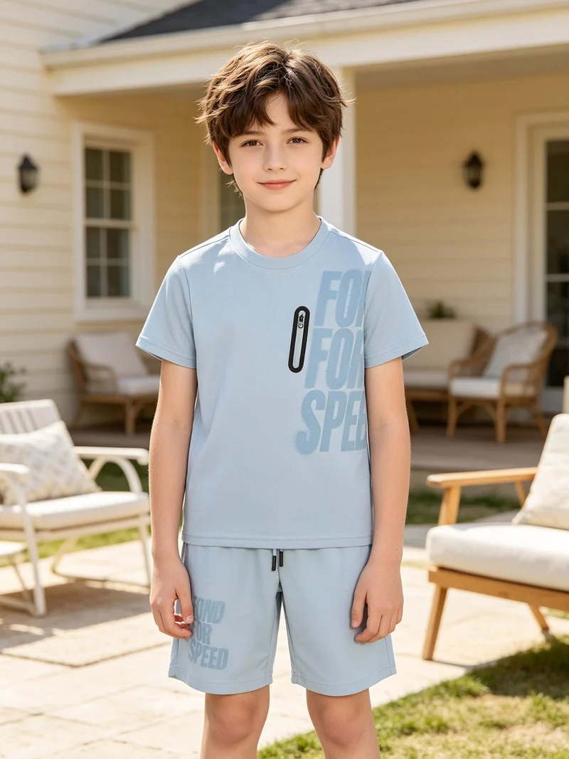 Completo corto da ragazzo con t-shirt e bermuda - azzurro