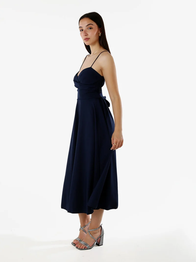 Abito donna svasato con spalline sottili e coppe imbottite - blu scuro