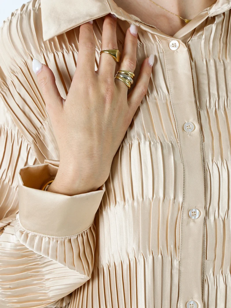 Camicia plissettata da donna con maniche lunghe a palloncino - beige