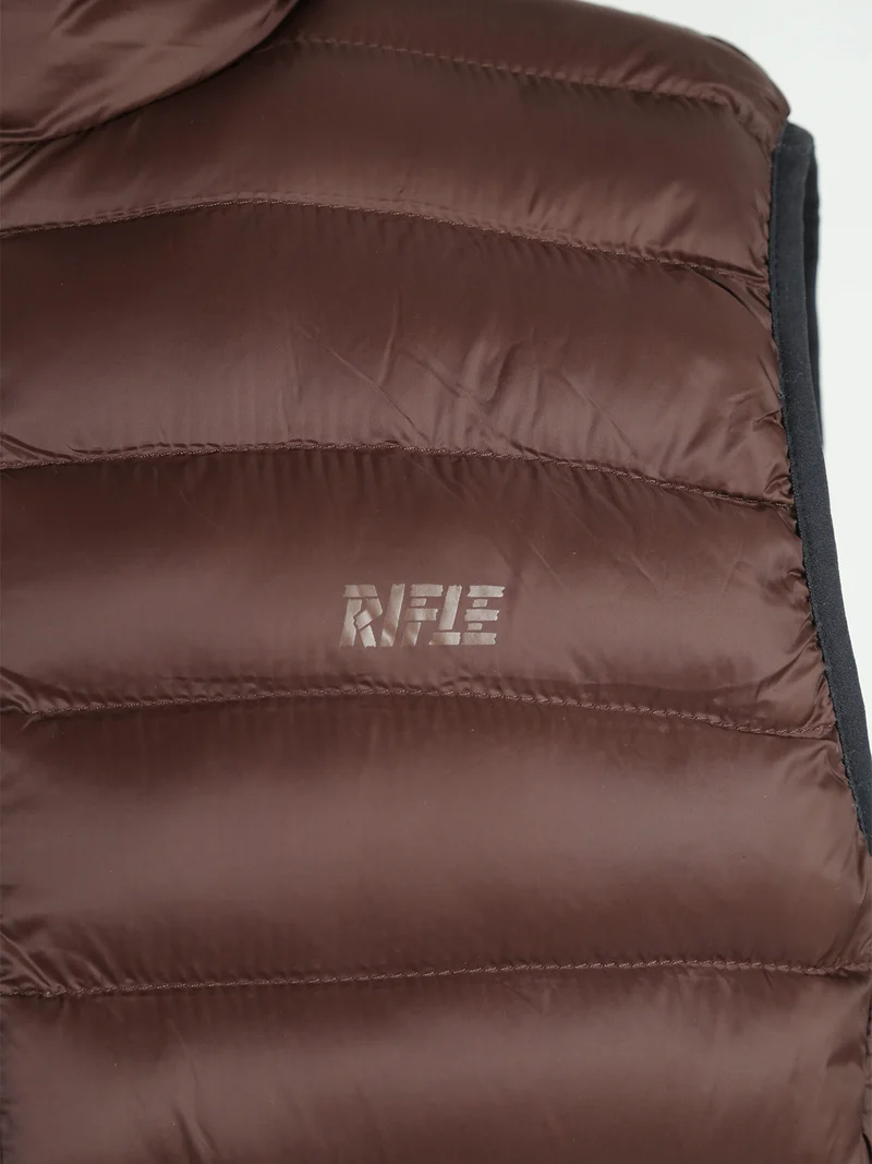 Gilet da uomo imbottito con cappuccio - moro