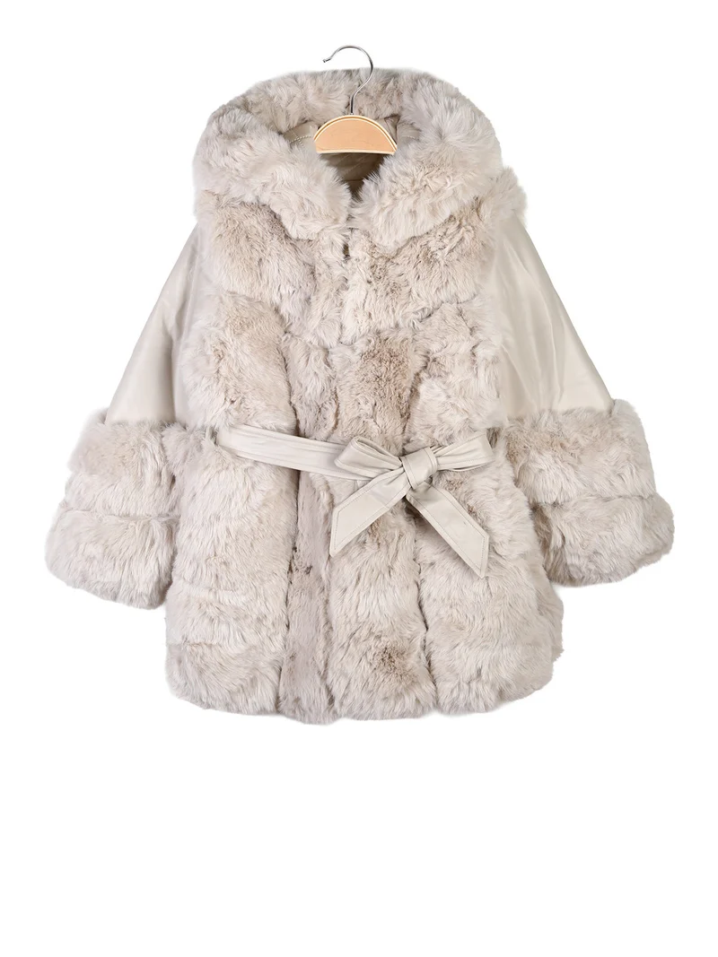 Cappotto da bambina in ecopelliccia con cappuccio e dettagli ecopelle - beige