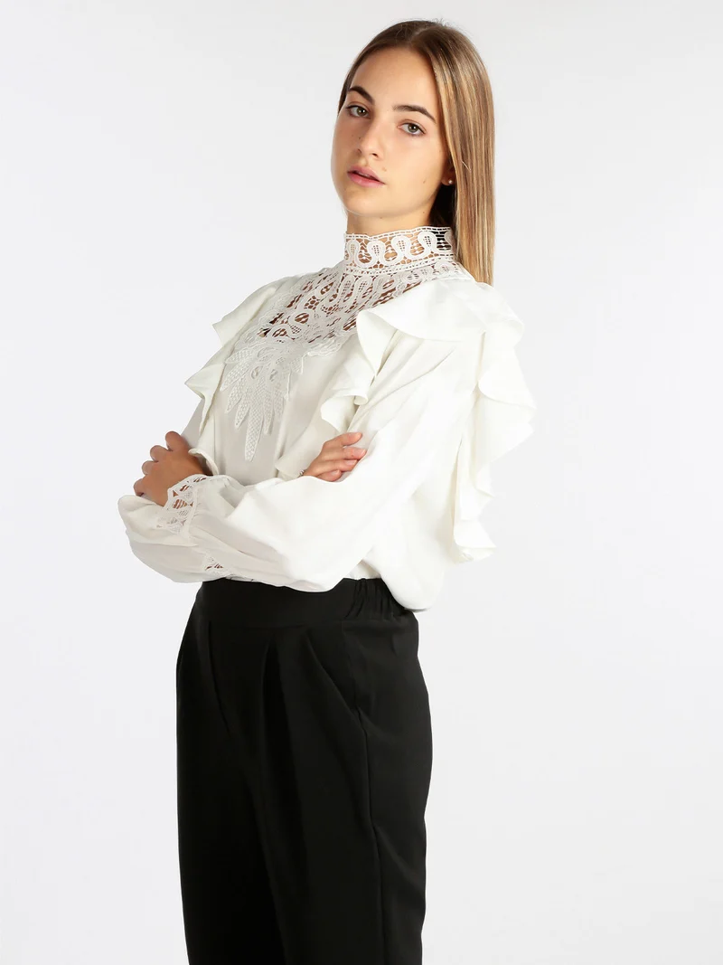 Blusa donna con inserti in macramè - bianco