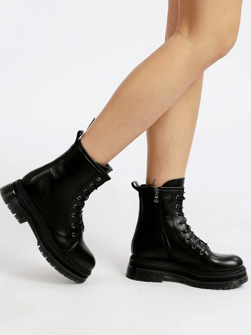 Anfibi in pelle donna con plateau - nero