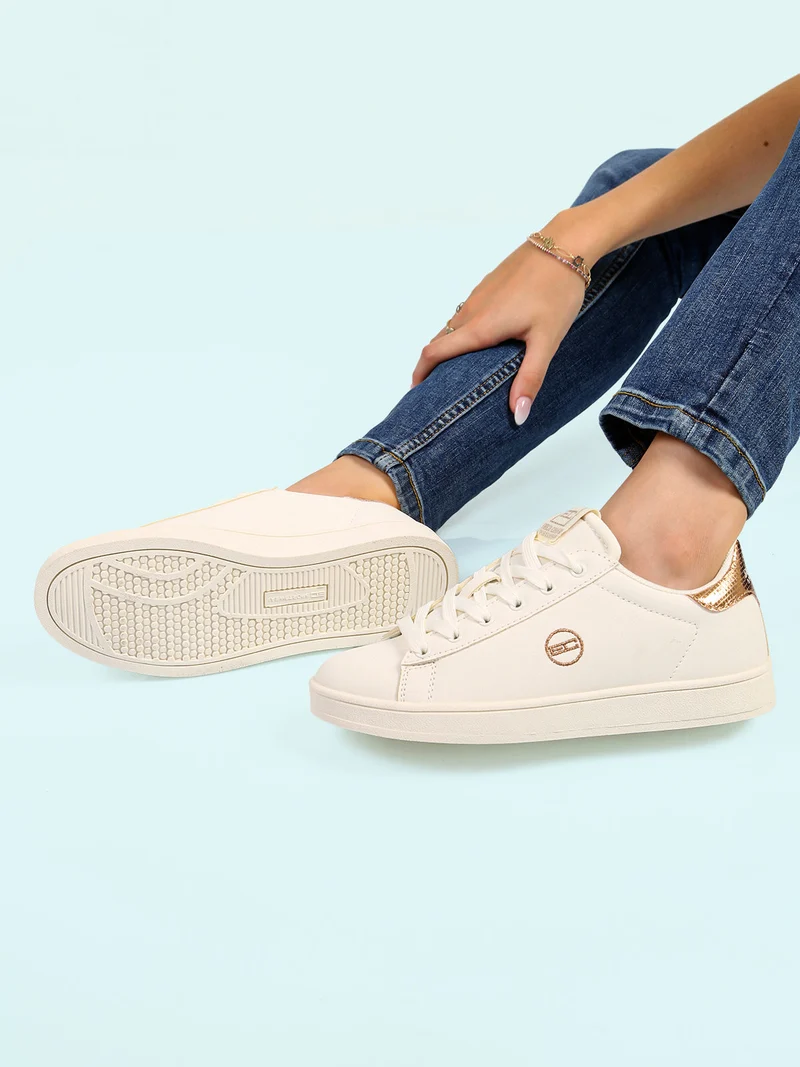 Sneakers stringate da donna - bianco