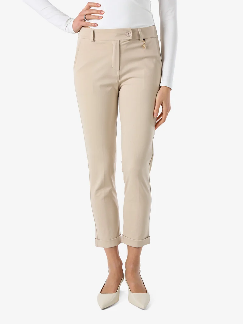 Pantaloni da donna a gamba dritta con risvolto - beige