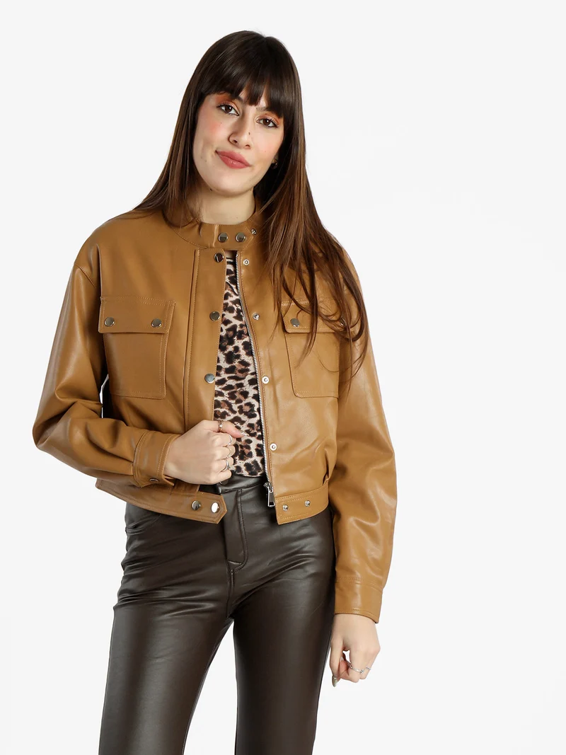 Giacca donna in ecopelle con bottoni - cammello