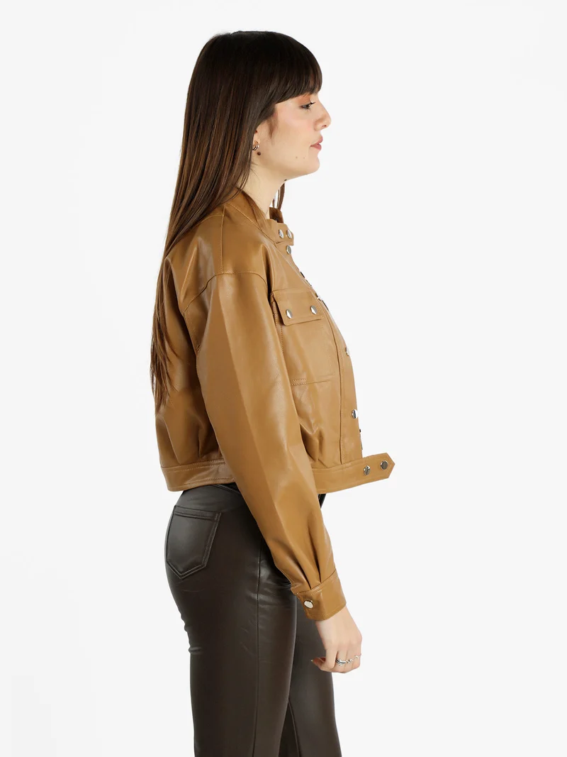 Giacca donna in ecopelle con bottoni - cammello