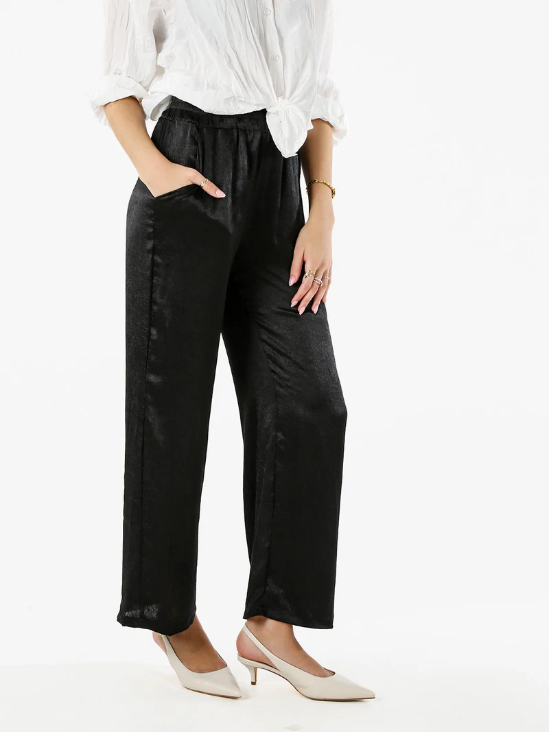 Pantaloni donna leggeri effetto lucido - nero