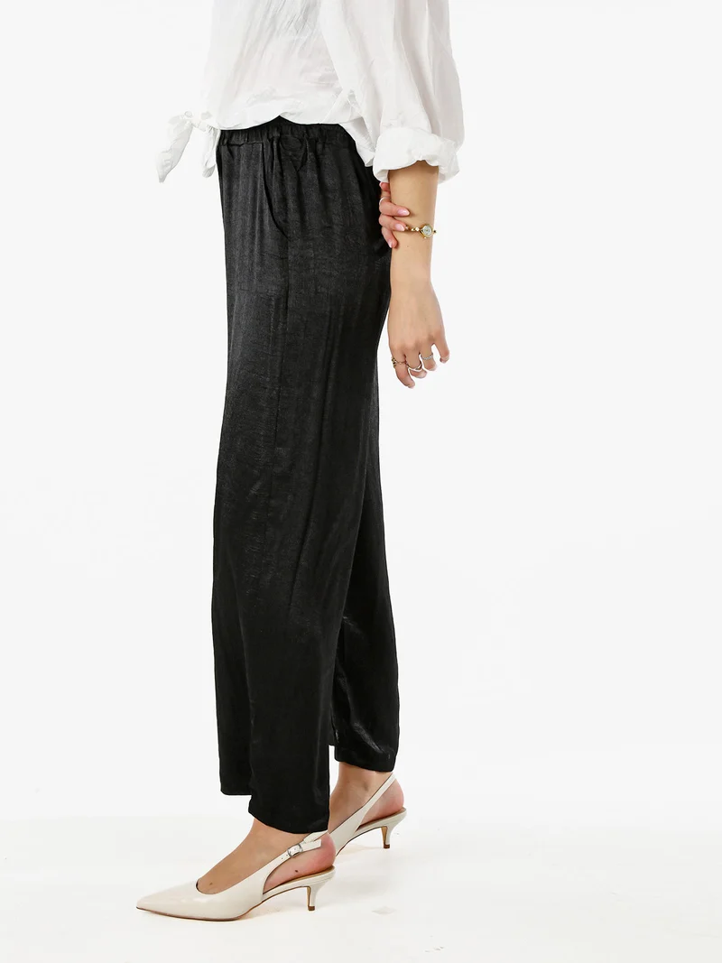 Pantaloni donna leggeri effetto lucido - nero