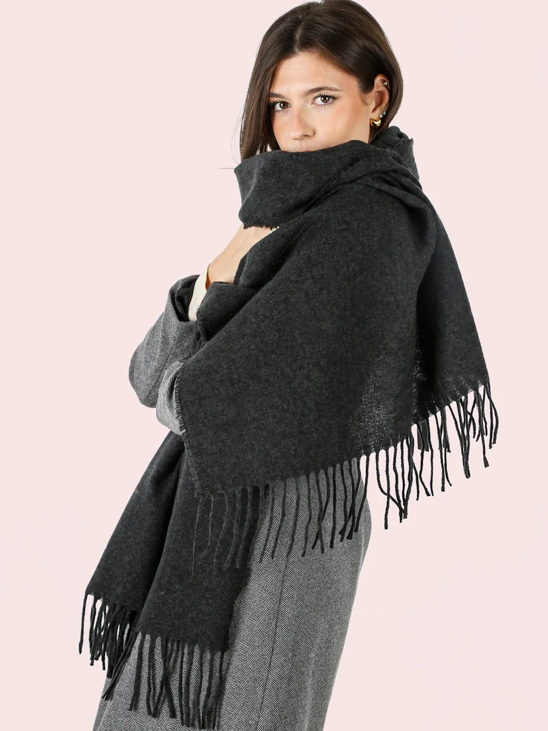 Sciarpa donna in viscosa con frange - nero