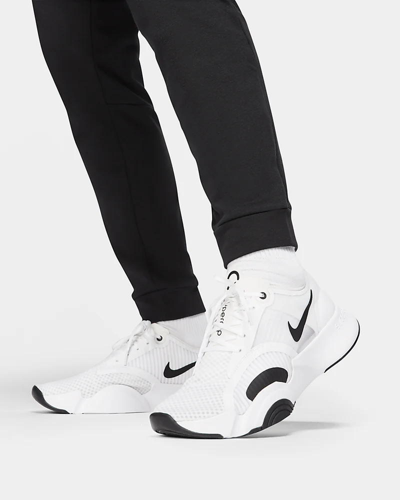 NIKE Herren Sporthose DF PNT TAPER FL - Dri-FIT Komfort