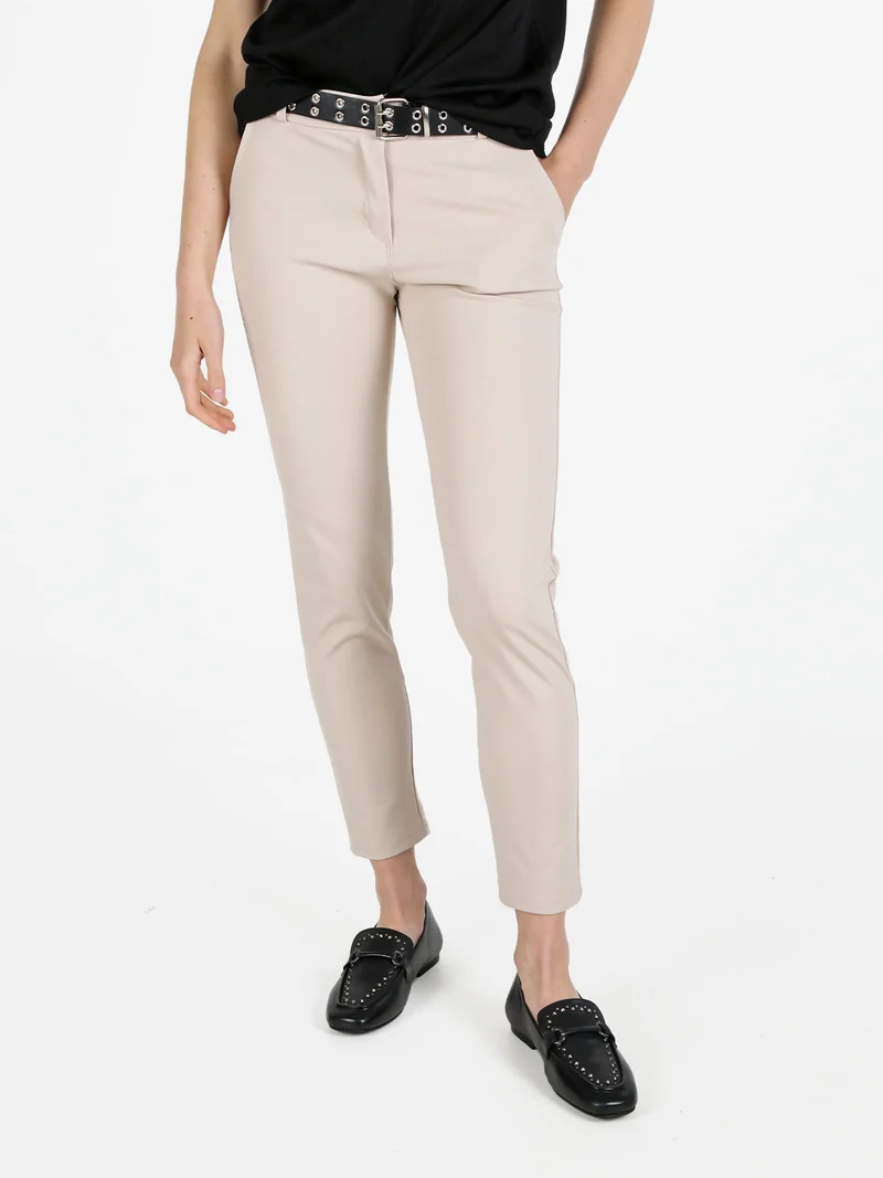 Pantalone casual da donna con cintura - beige
