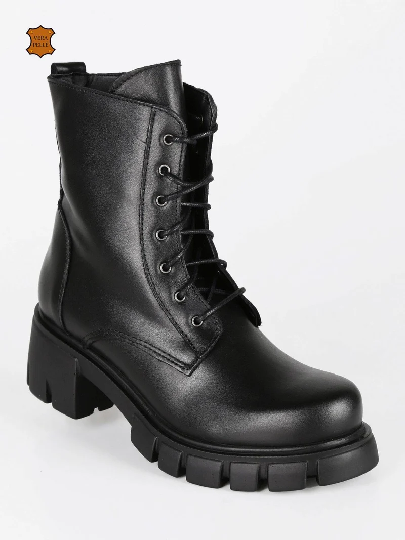 Anfibi in pelle con tacco - nero
