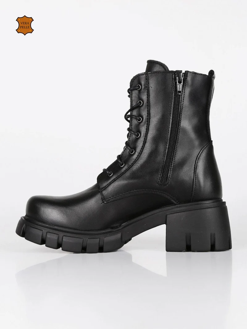 Anfibi in pelle con tacco - nero
