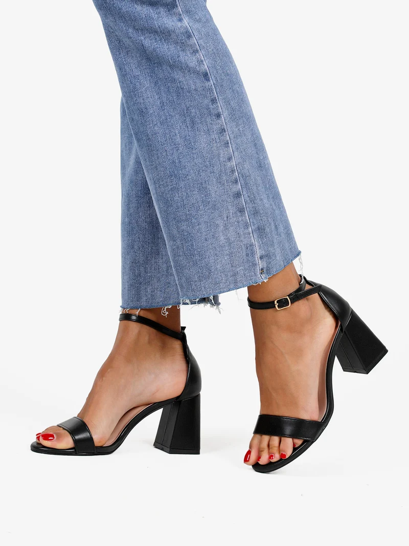 Sandali donna con tacco e tallone coperto - nero