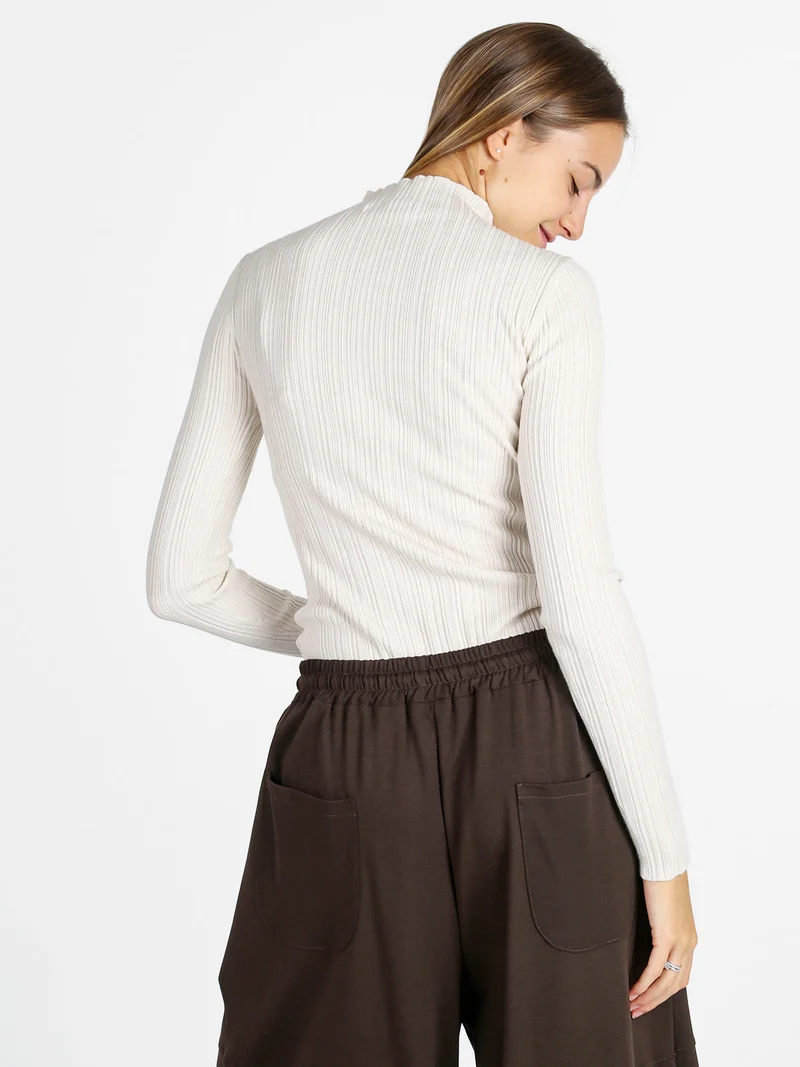 Pullover donna in maglia con collo a lupetto - panna