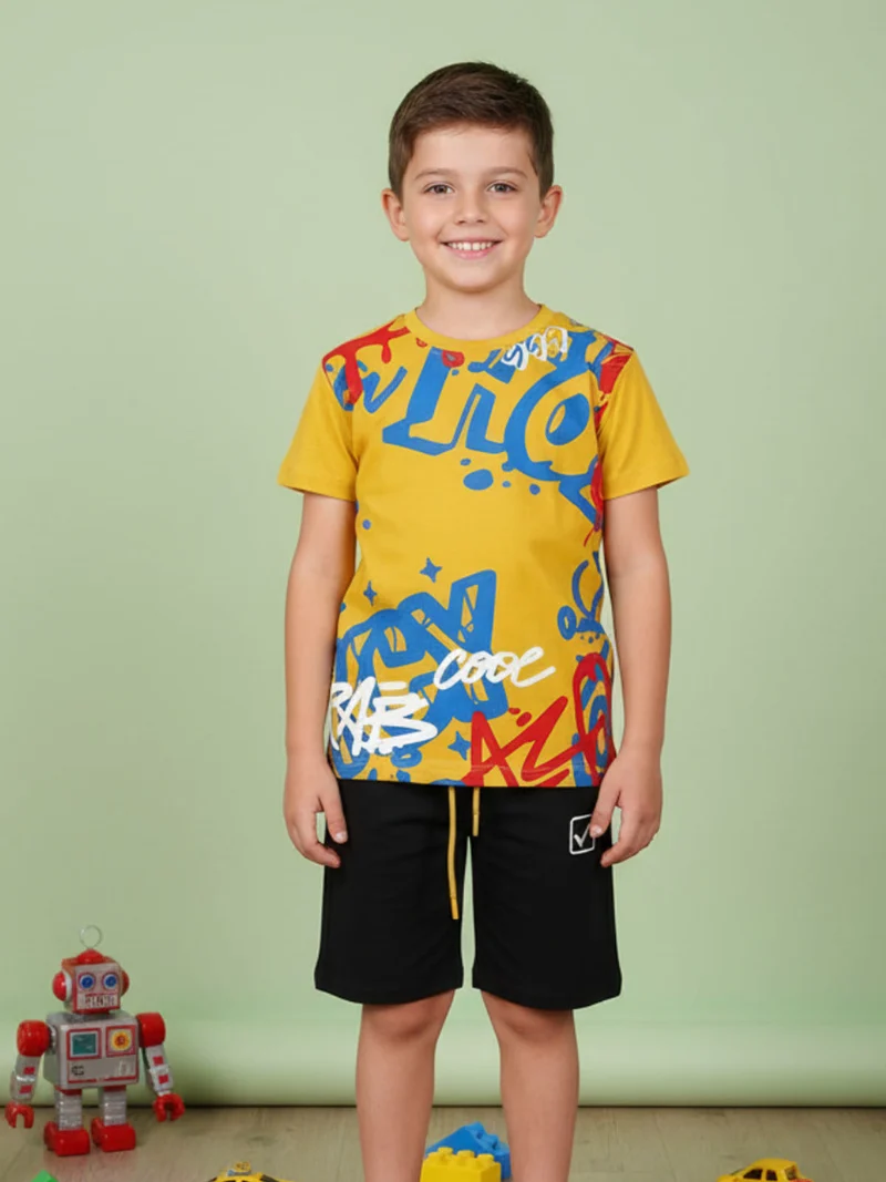 Completo corto da bambino in cotone con t-shirt e bermuda - giallo