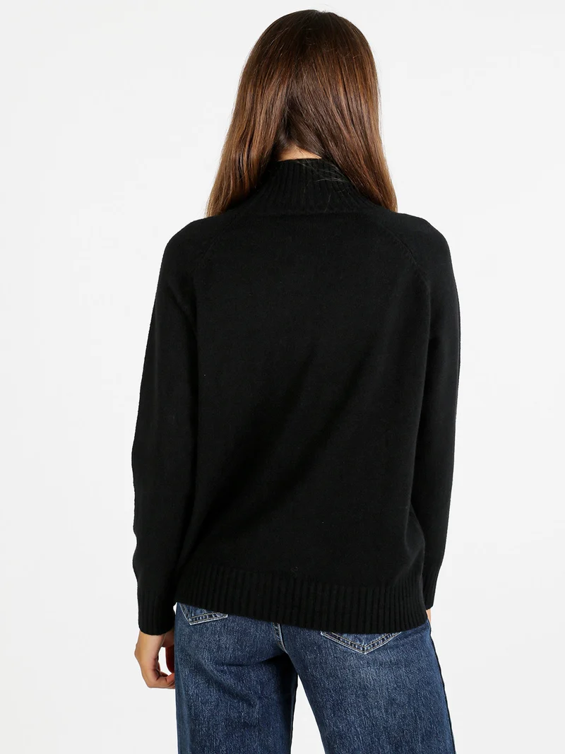 Pullover donna con collo alto - nero