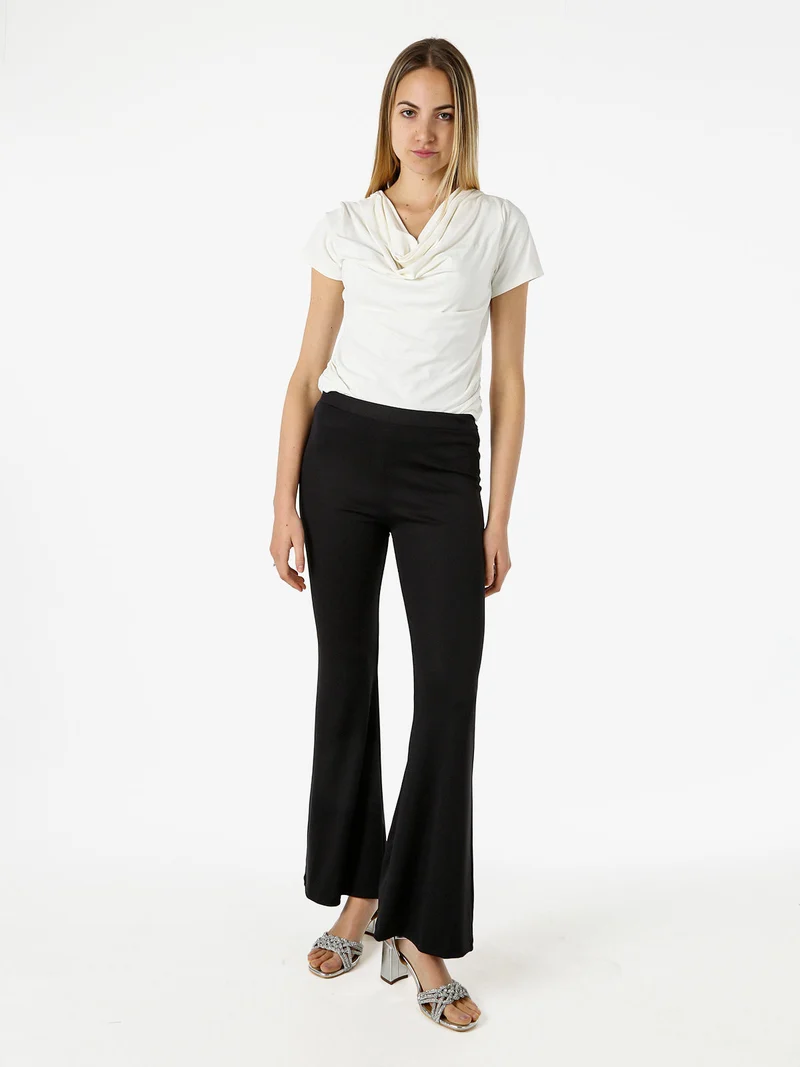 Pantaloni eleganti da donna con finale a zampa - nero