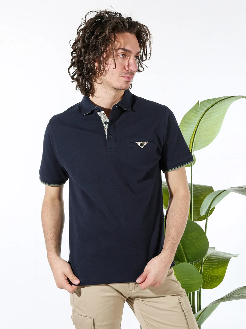 Polo da uomo in cotone a maniche corte con taschino a filetto - blu scuro