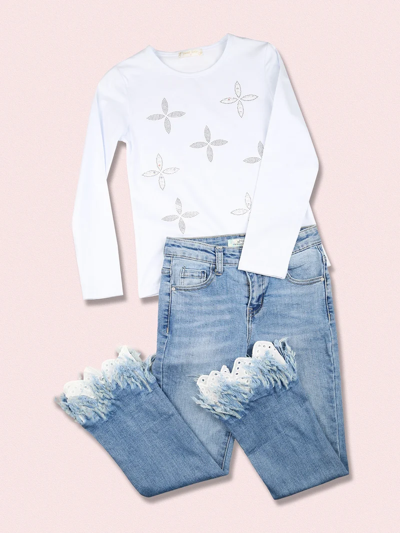 Jeans crop da bambina con finale a zampa sfrangiato in macramè - jeans