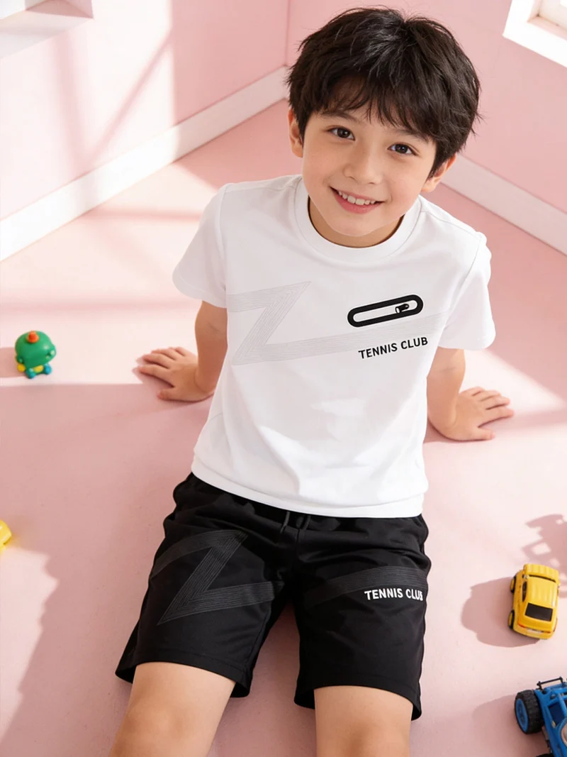 Completo corto da bambino con t-shirt e bermuda - bianco