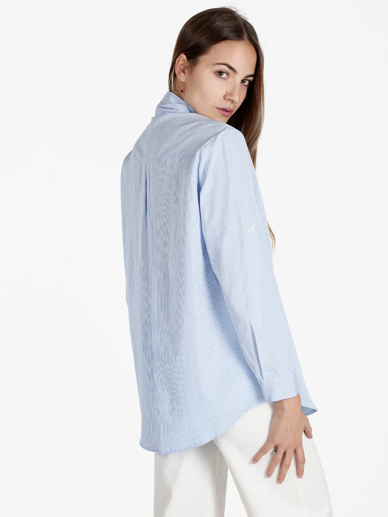 Camicia rigata da donna a maniche lunghe - azzurro