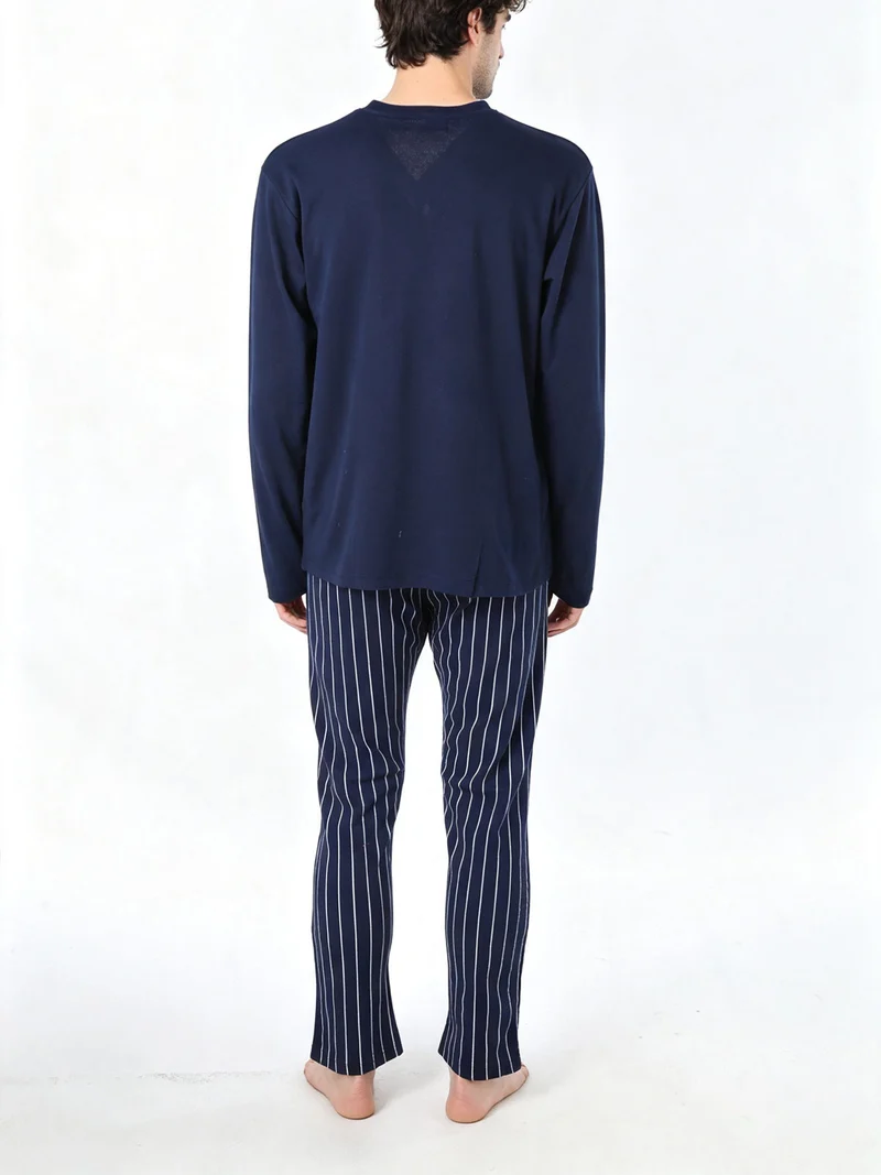 Pigiama da uomo in cotone interlock aperto con bottoni e pantaloni a righe - blu scuro