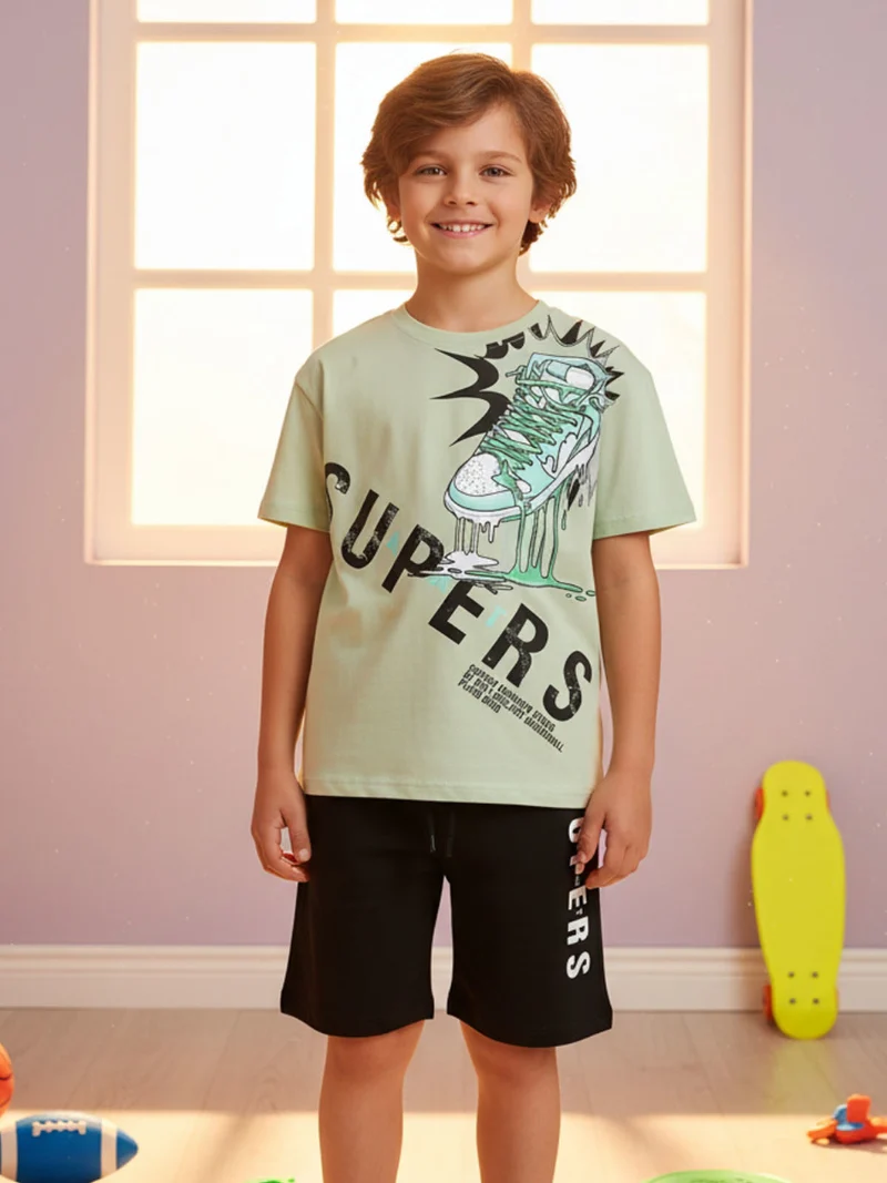 Completo corto da bambino in cotone con t-shirt e bermuda - pistacchio