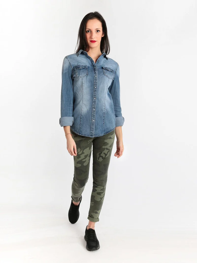 Pantaloni con stampa mimetica - militare