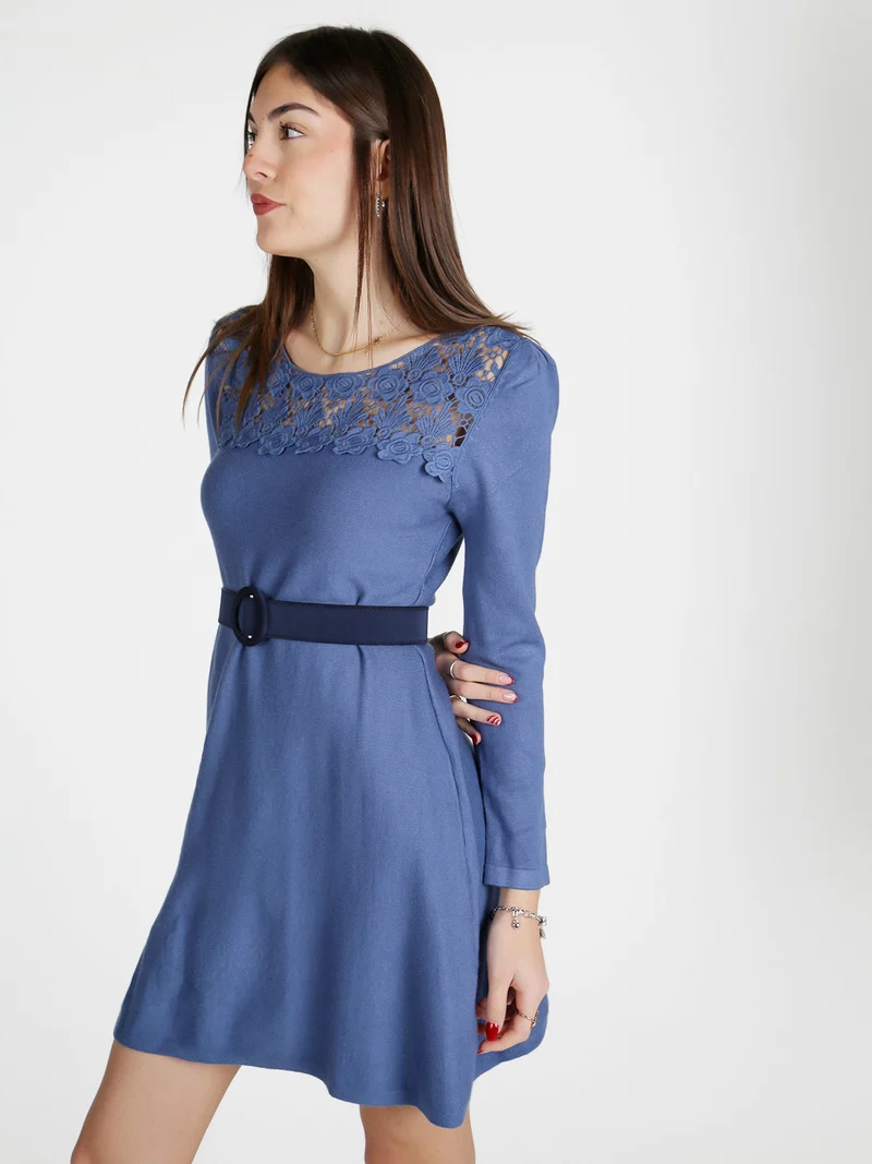 Vestito da donna a maniche lunghe con scollo in pizzo macramè - blu