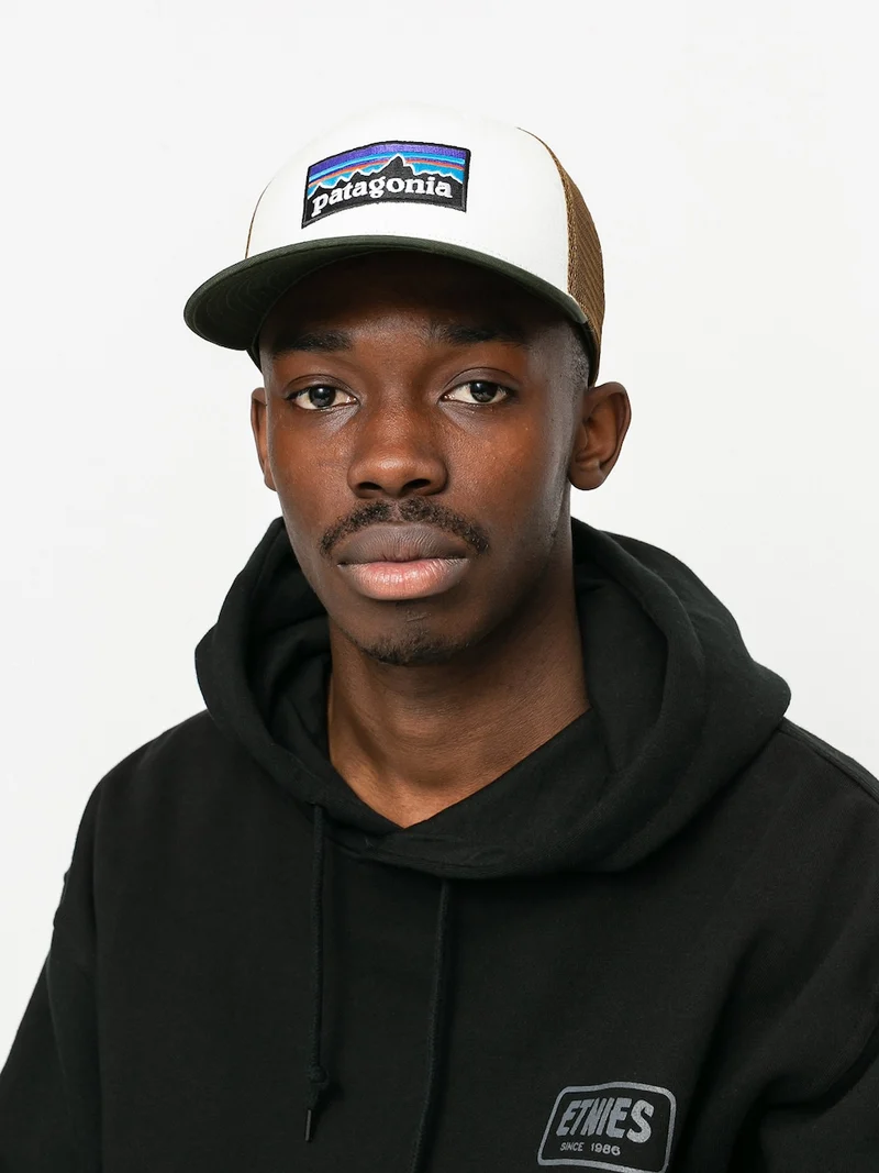 PATAGONIA P-6 Logo Trucker Hat – Nachhaltige Outdoor Cap