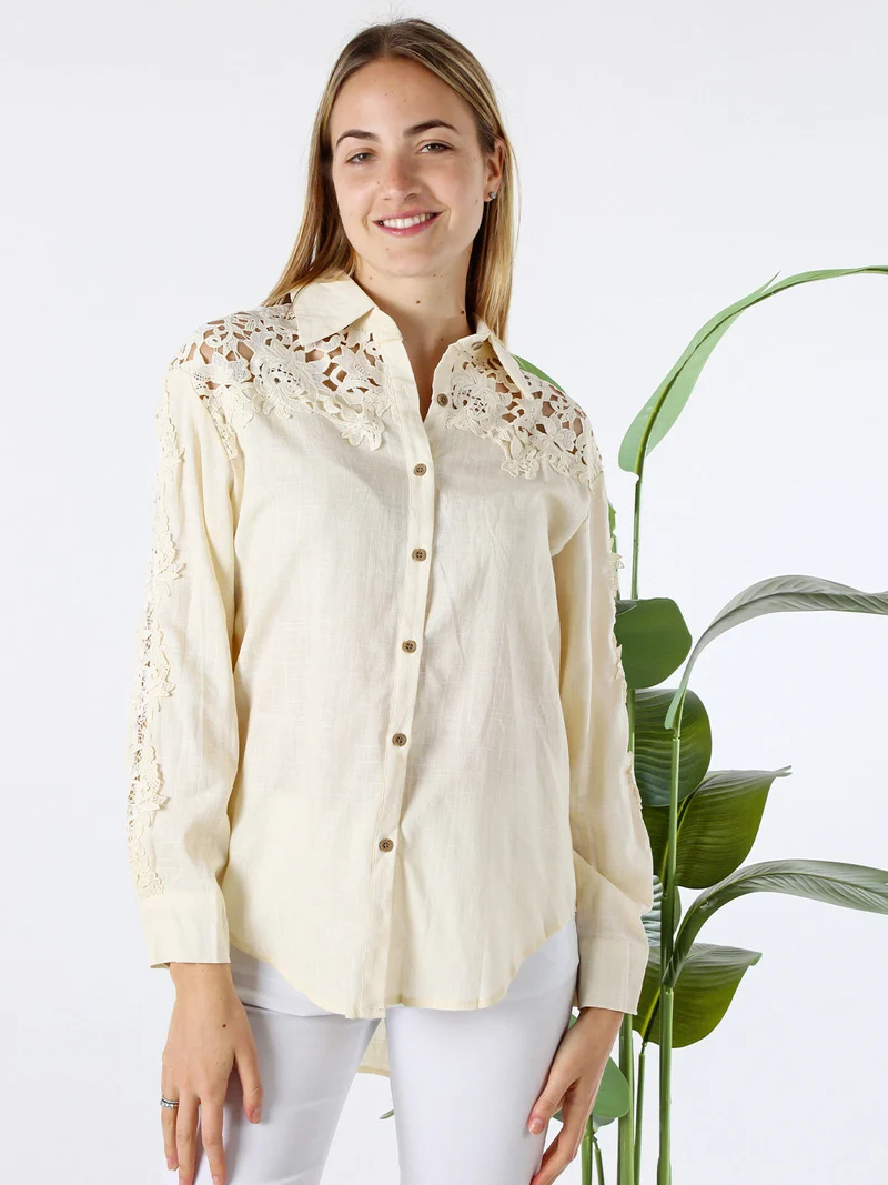Camicia donna a maniche lunghe con dettagli in pizzo macramè - beige