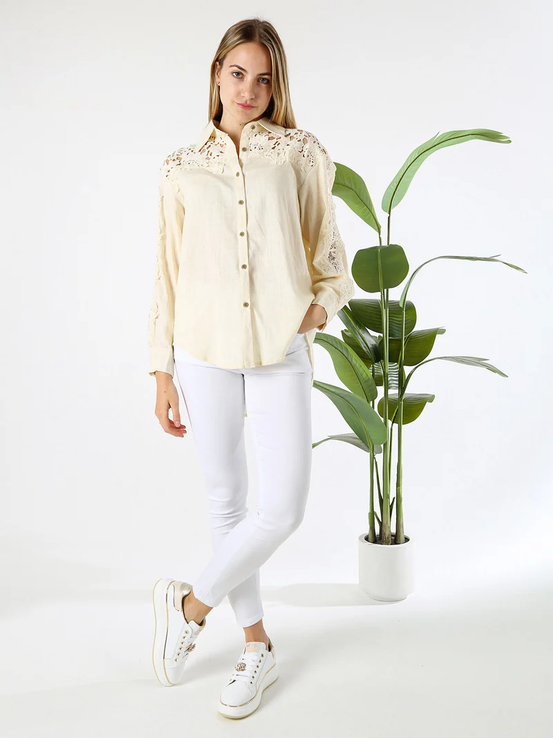Camicia donna a maniche lunghe con dettagli in pizzo macramè - beige