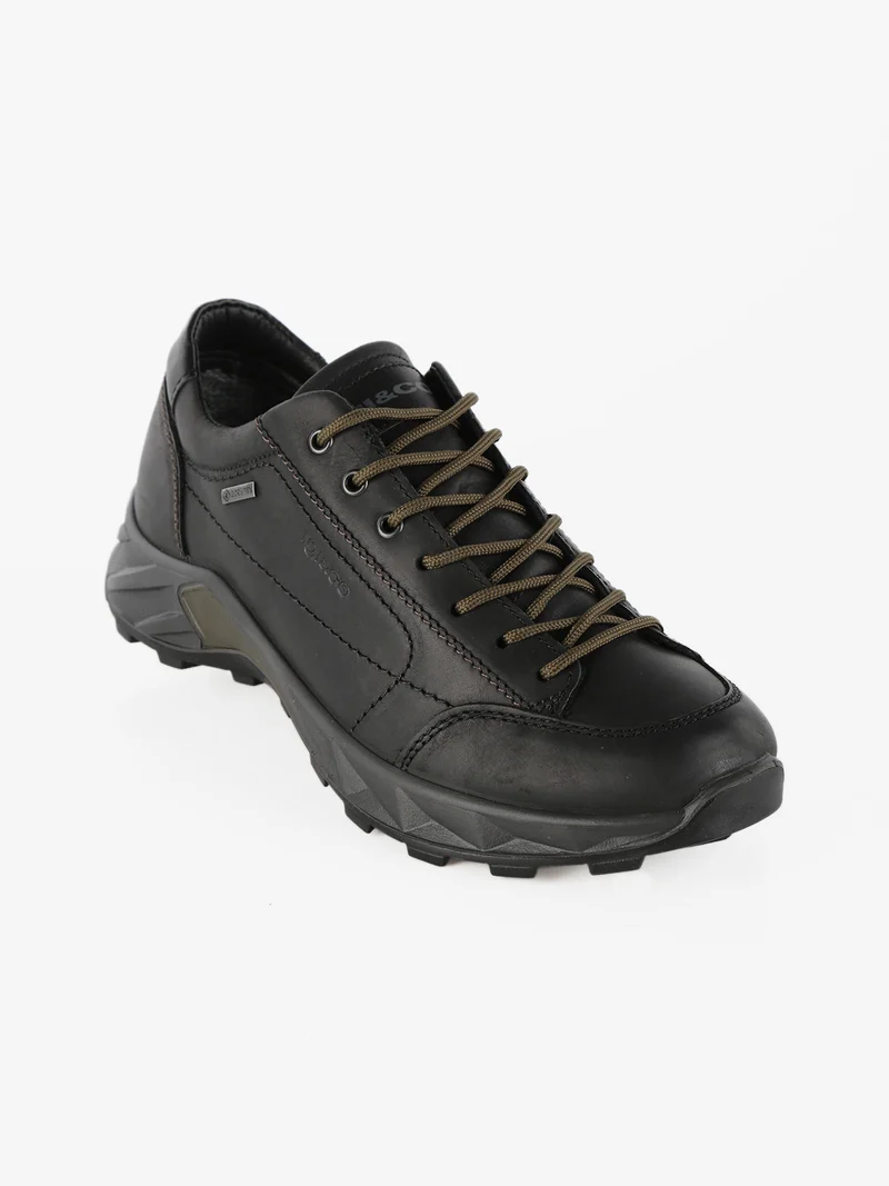 Sneakers stringate in pelle da uomo - nero
